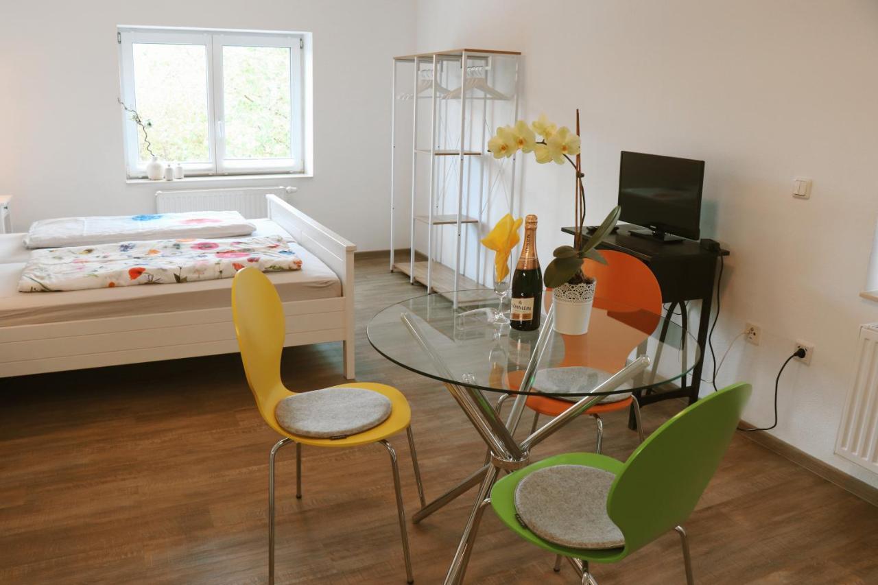 Helles Apartment für 1-2 Pers. mit Parkplatz und WiFi Kraiburg am Inn Exterior foto